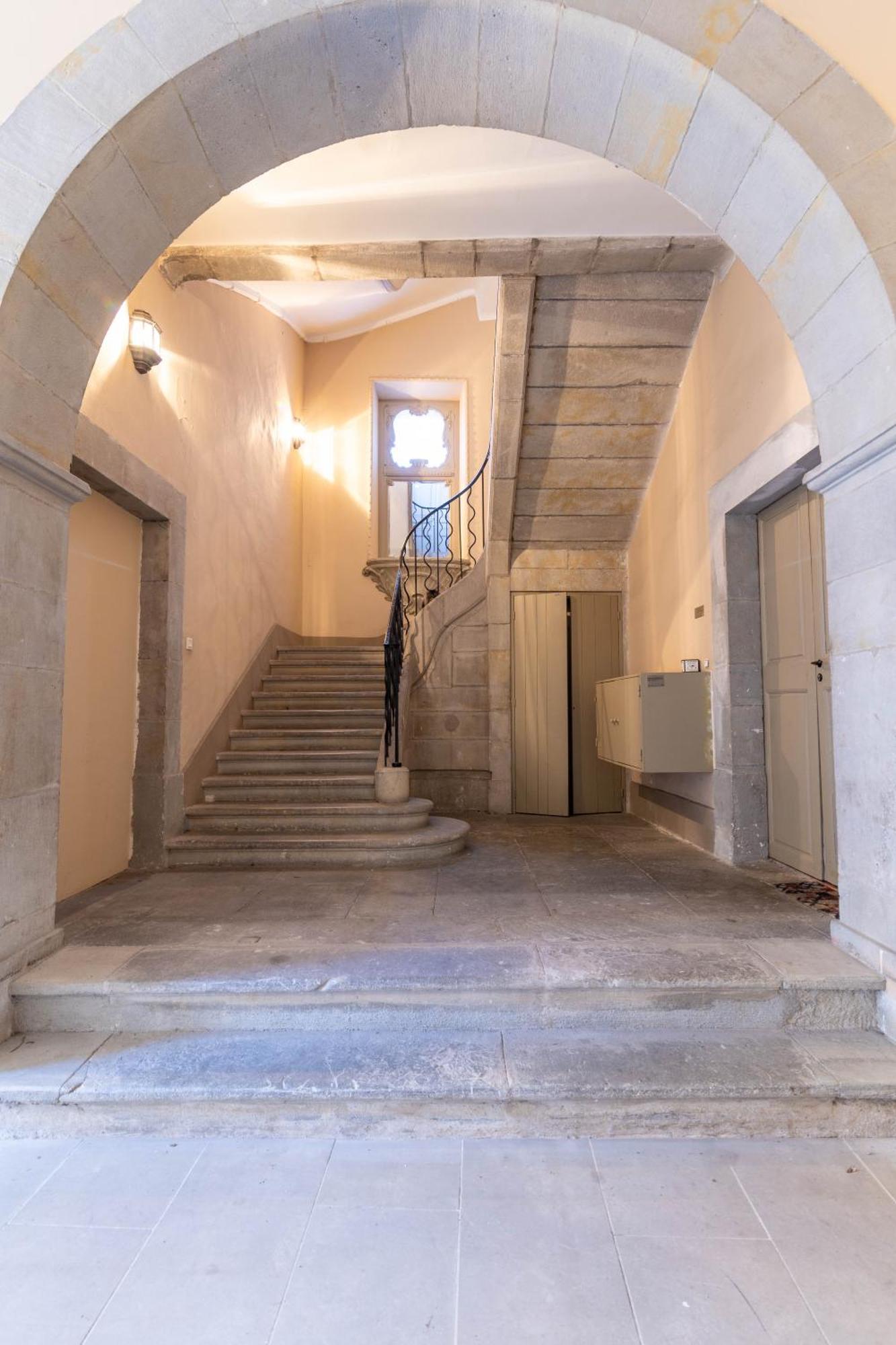 Bel Appartement Avec Cour Au Coeur De La Bastide Carcassonne Exteriör bild