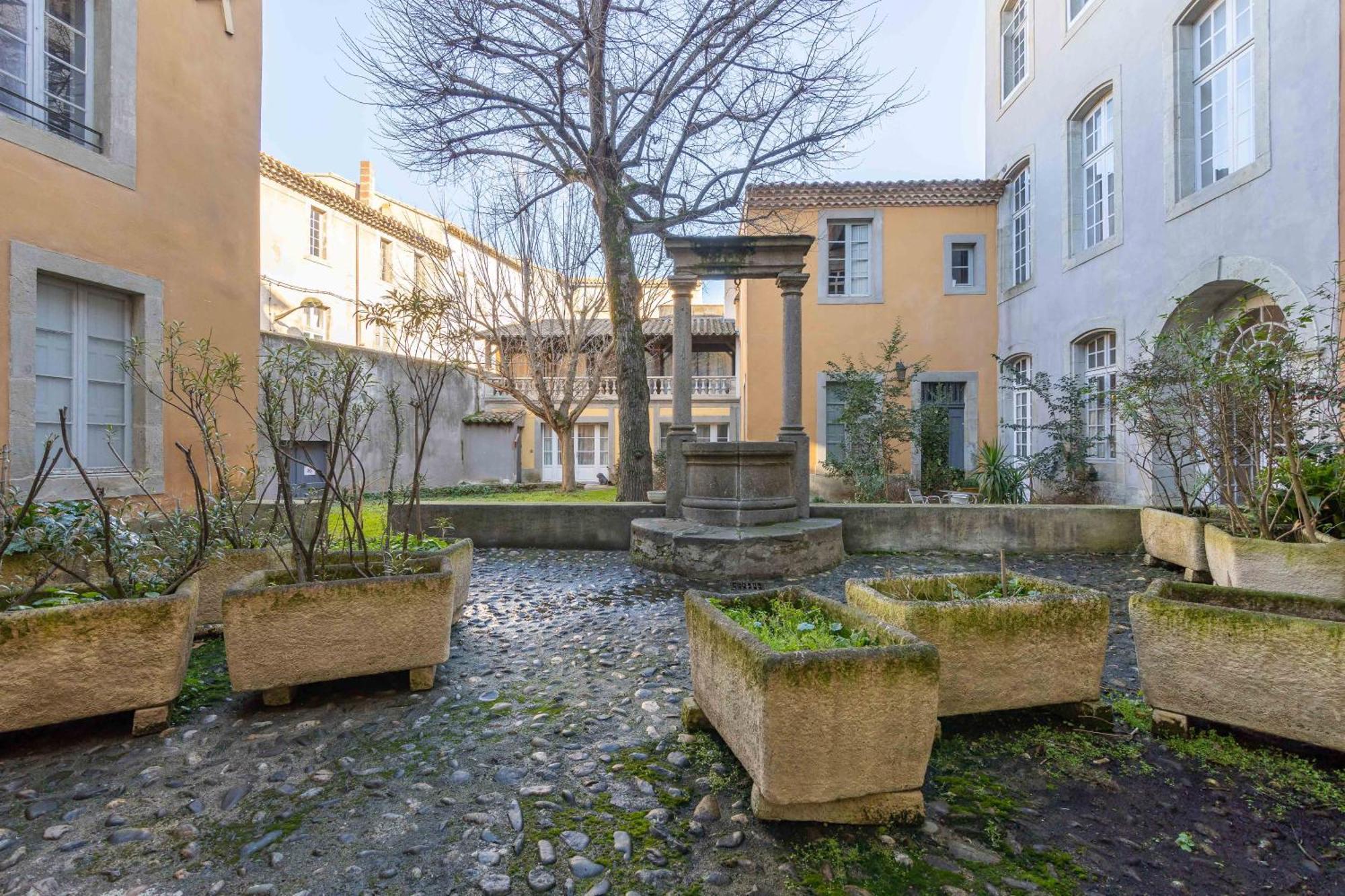 Bel Appartement Avec Cour Au Coeur De La Bastide Carcassonne Exteriör bild